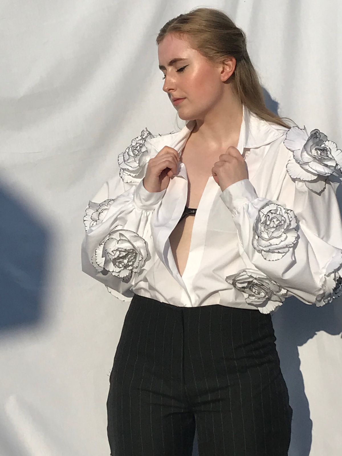 White cotton shirt with handmade 3D roses