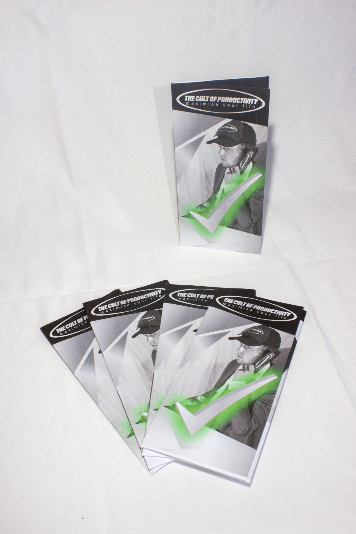 2-shanecarty = Brochure